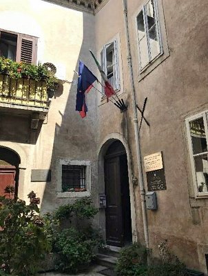 7. Vstup do Municipal Italian self-governing community v Koperu